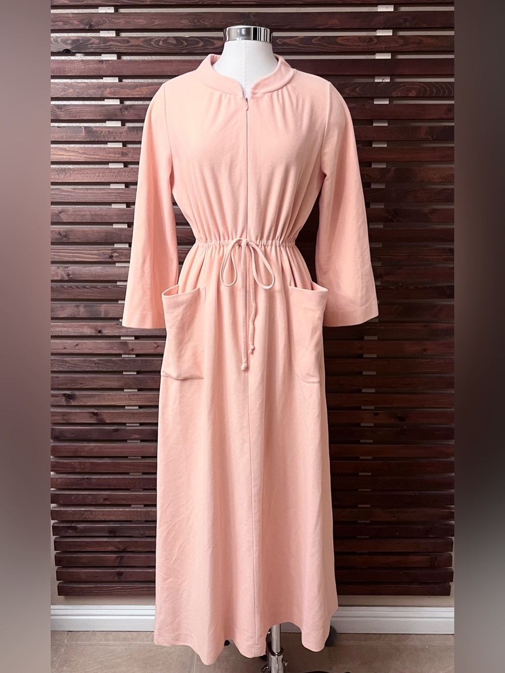 Vintage 1970s 70s Vanity Fair Peach Zip Front Drawstring Waist Fleece Robe Gown
